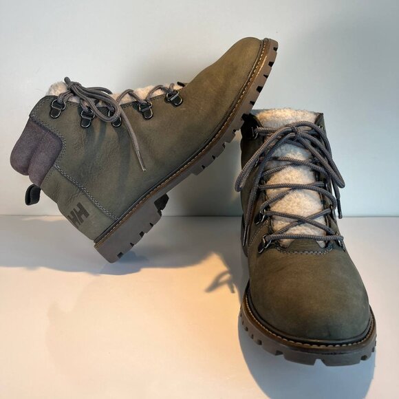 Helly Hansen Iselle Women’s Winter Boots – Size US 10 / UK 8 / EU 42 – Storm/Mag - Picture 1 of 13